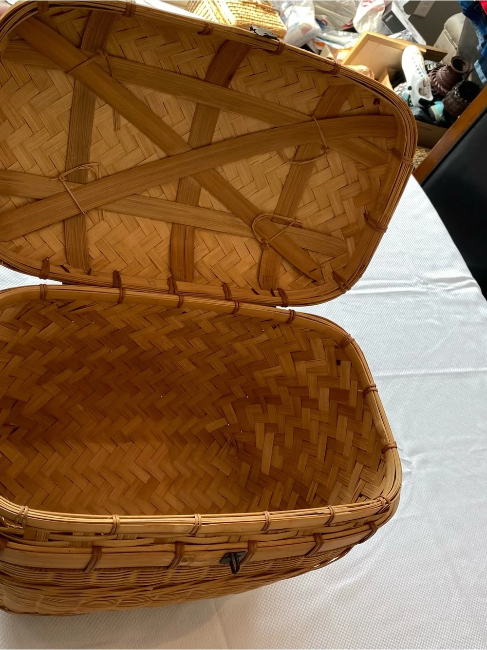 N/A handwoven rattan